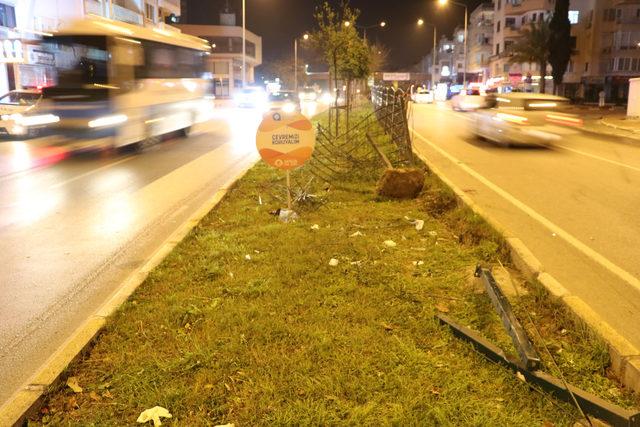 Motosiklet bankete ve tel çite çarptı: 1 ölü, 1 yaralı