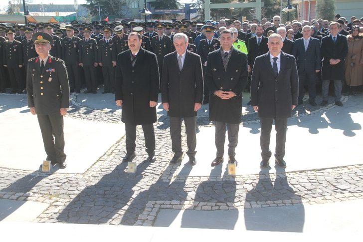 Elazığ’da şehitler saygı atışı ile anıldı G3