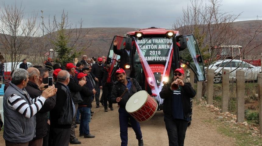 Traktör arena yarışması birincisine Başak Traktör verildi