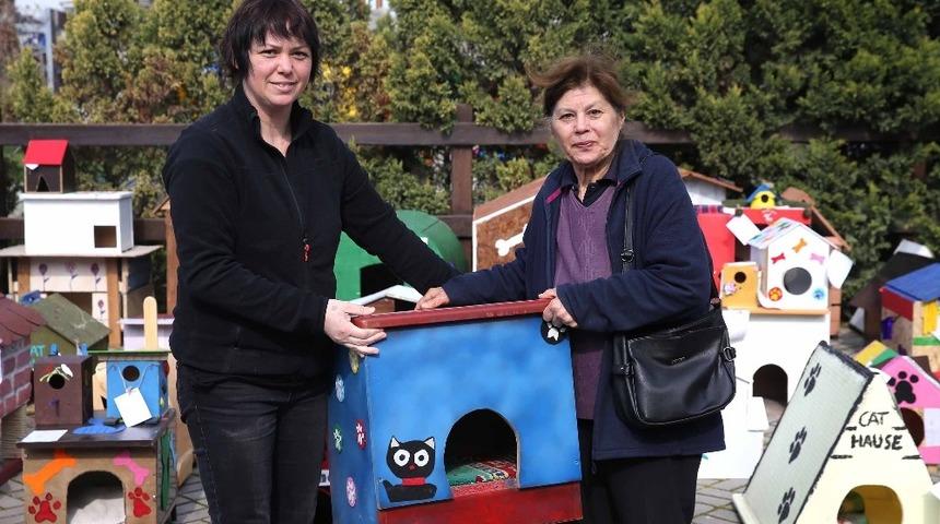 Karşıyaka&rsquo;da sokak hayvanlarına sevgi barınakları