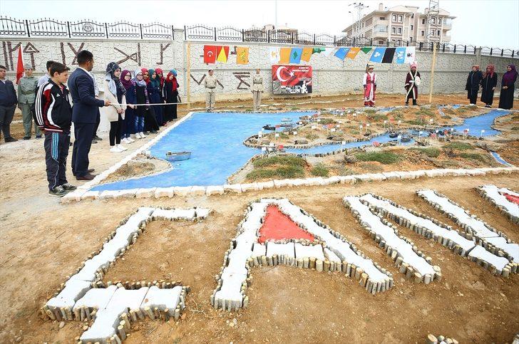 Büyük destanı okul bahçesine taşıdılar G4