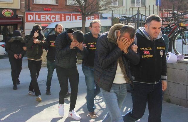 Eskişehir&rsquo;de &rsquo;Bal Tuzağı 5&rsquo; operasyonu 3