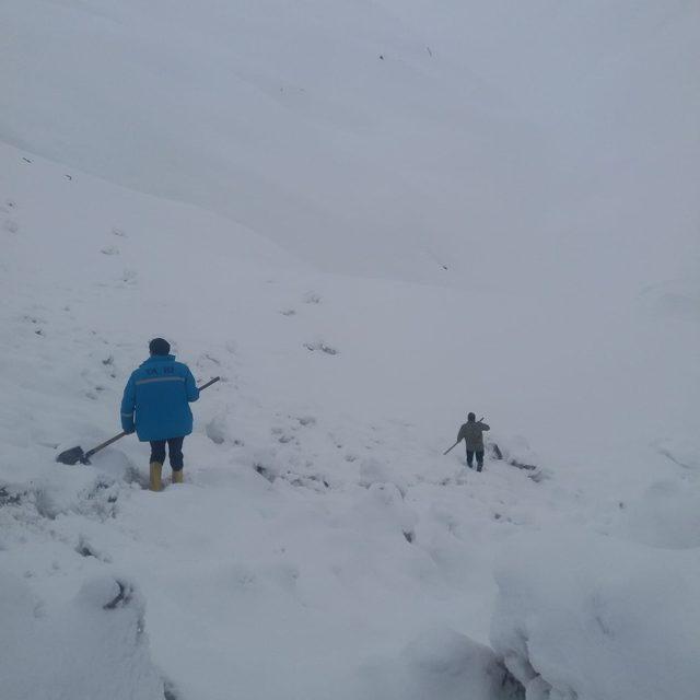 Karlı tepeleri aşan VASKİ ekiplerinin fedakarlığı