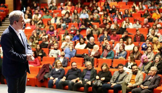 Ünlü spikerden GAÜN’e övgü