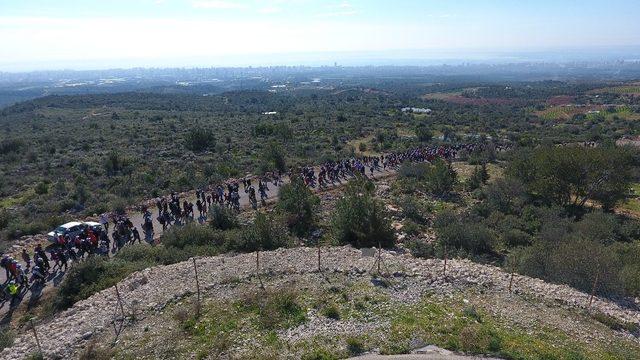 Doğa yürüyüşü ile baharı karşıladılar