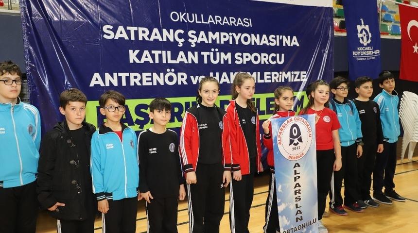 Gen&ccedil;ler doğru hamlede buluştu