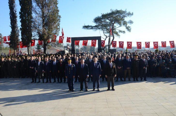 Şehitler gözyaşları ve dualarla anıldı G1
