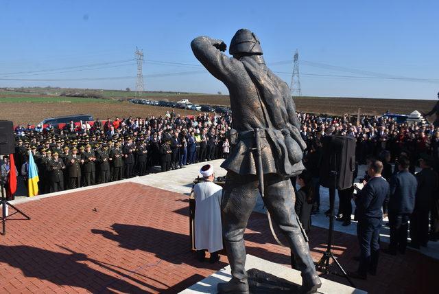 Edirne'de şehitler dualarla anıldı