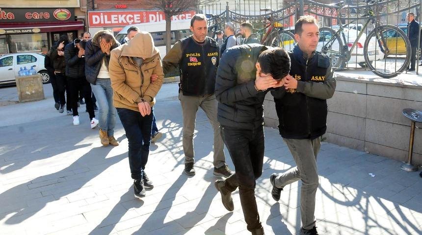 4 ilde fuhuş operasyonu: 16 gözaltı  