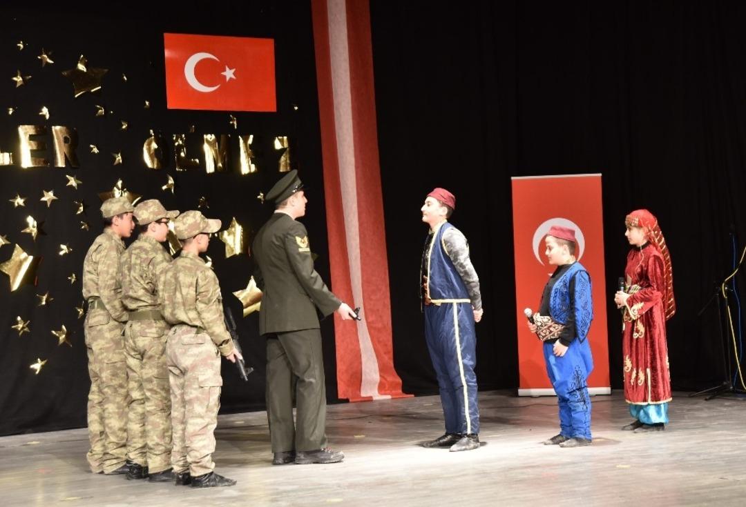 Ahlat&rsquo;ta 18 Mart Şehitleri Anma G&uuml;n&uuml; ve &Ccedil;anakkale Zaferi&rsquo;nin 104. yıld&ouml;n&uuml;m&uuml;