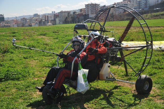 Belediye başkan adayı paramotorla uçtu