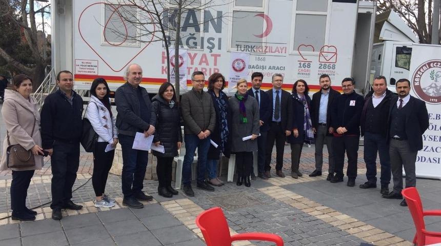 Kayserili Eczacılar Kan Bağışında Bulundu