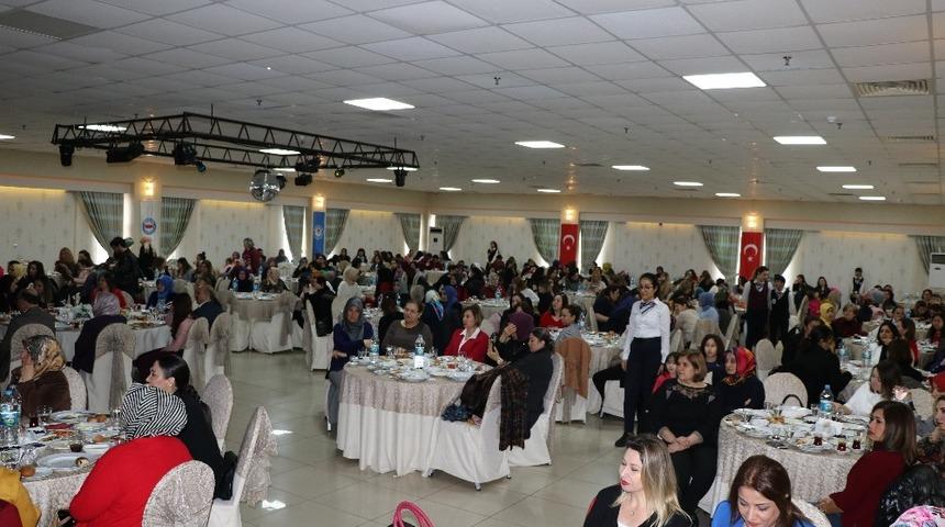 Eğitim-Bir-Sen Kadınlar Komisyonu kahvaltıda buluştu