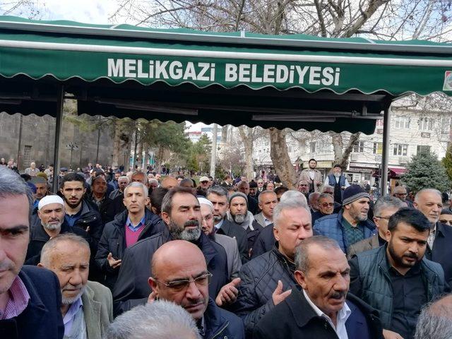 Yeni Zelanda’daki terör saldırısında şehit olan 50 kişi için gıyabi cenaze namazı kılındı