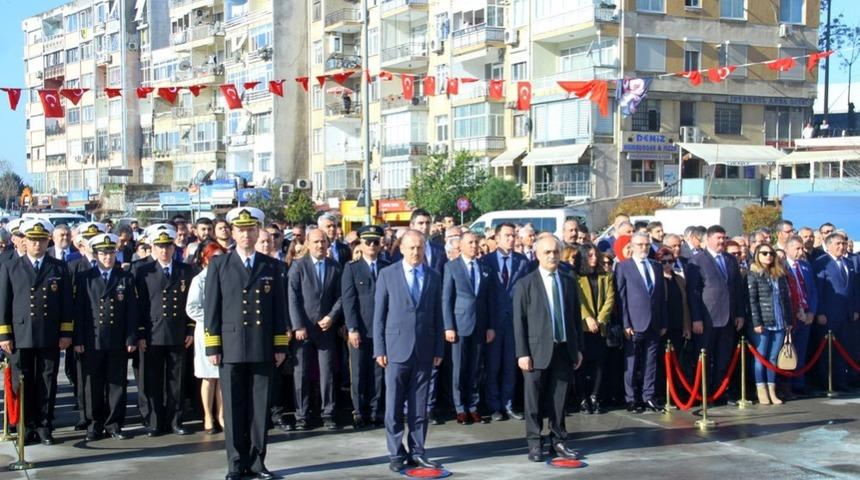18 Mart Şehitler Günü kapsamında Atatürk Anıtı’na çelenk sunuldu