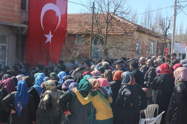 Bükdere köylüleri Çanakkale için söyledi