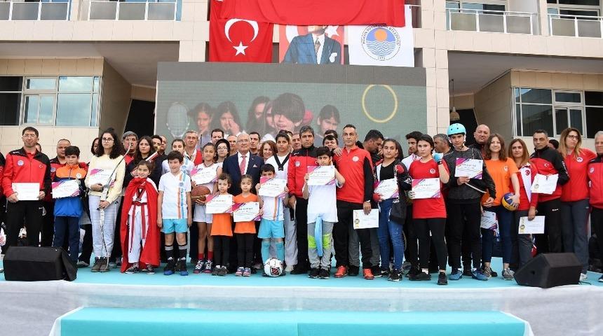 Başkan Kocamaz, spor kurslarına katılanlara sertifikalarını verdi