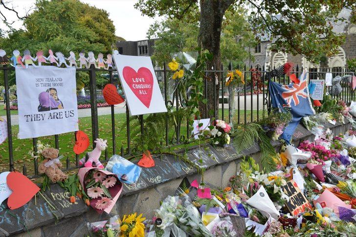 Yeni Zelandalılardan terör kurbanlarına saygı seli  G5