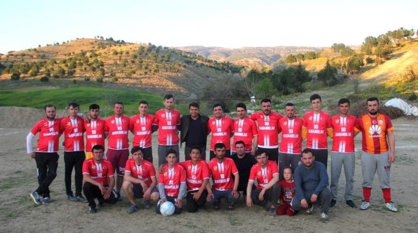 Sarıgöllü hayırsever gençleri sevindirdi