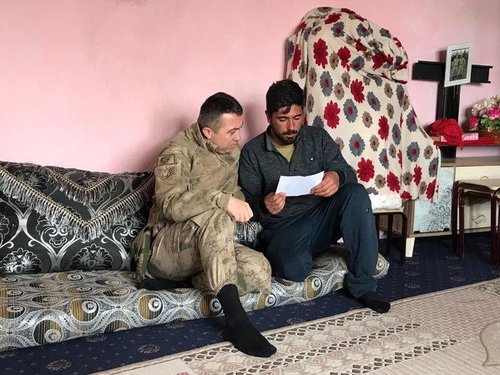 Mehmetçik, şehit ailelerini yalnız bırakmıyor G3