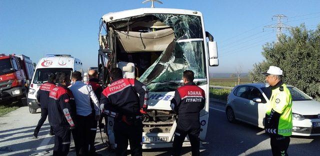 Sıkışan şoförü itfaiye ekipleri kurtardı