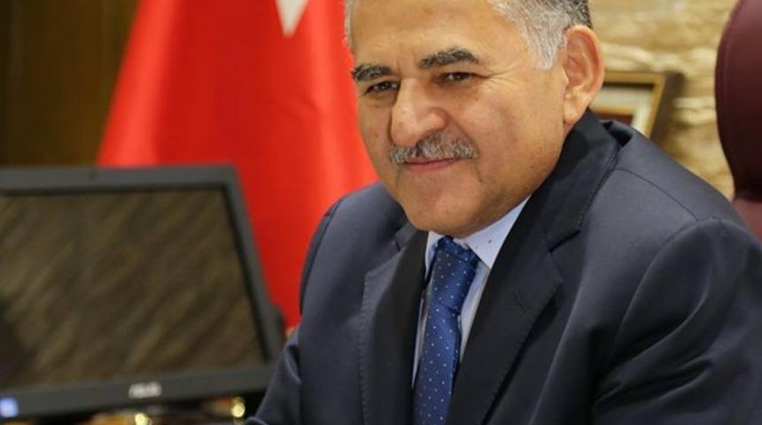 Başkan Memduh B&uuml;y&uuml;kkılı&ccedil;, "&Ccedil;elenk ve nikah şekeri yerine &ccedil;am fidanı hediye edin"