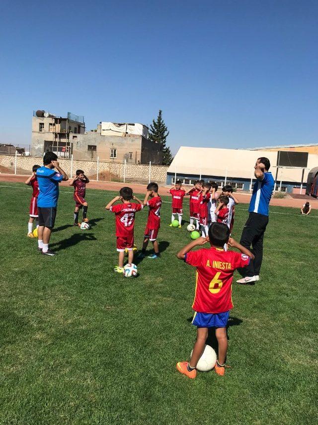 Mardin’de geleceğin futbolcuları yetişiyor