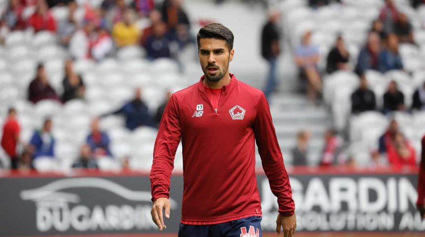 Mehmet Zeki Çelik ile Fiorentina'nın ilgilendiği iddia edildi