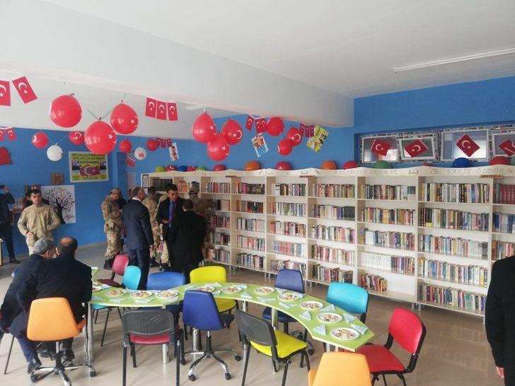 Uzman çavuş ve öğretmen eşinden örnek davranış G3