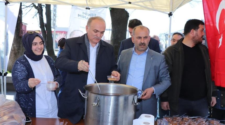 Özlü, kuru ekmek ve hoşaf dağıttı