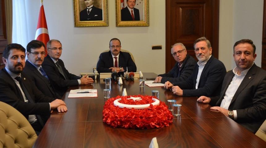 S&ouml;nmez ailesinden eğitime 4,5 milyonluk destek