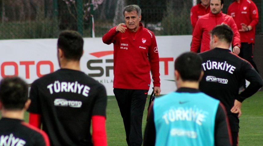 Şenol Güneş, milli takımdaki ilk antrenmanına çıktı
