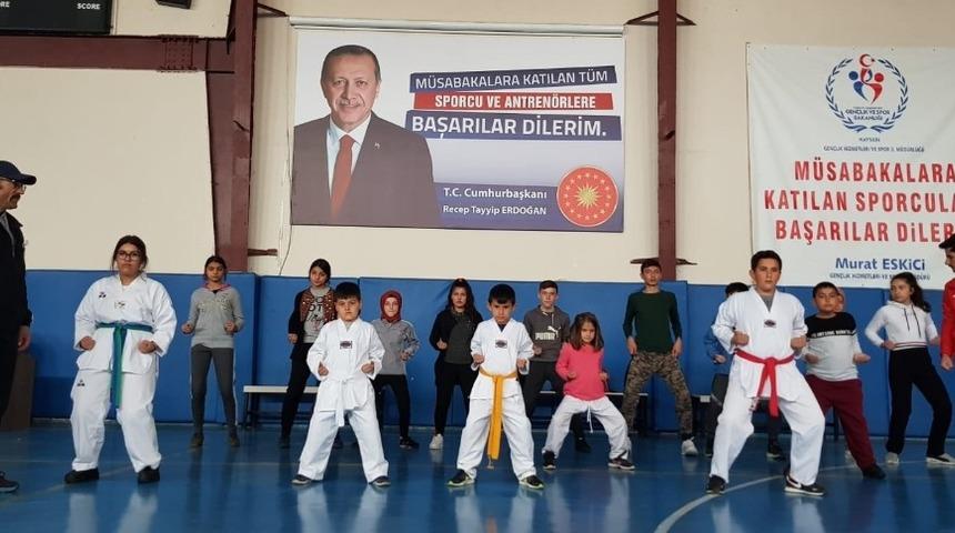 Develi&rsquo;de M&uuml;cadele Sporlarına Yoğun İlgi