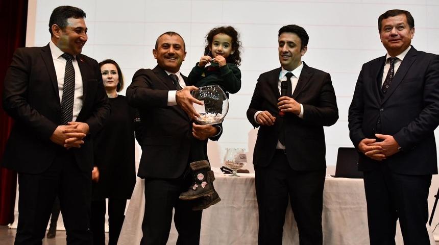 Tunceli&rsquo;de TOKİ konutları kura ile sahiplerini buldu