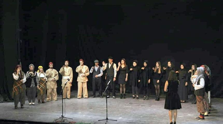 18 Mart &Ccedil;anakkale Zaferi&rsquo;ni işaret dili ile sergilediler