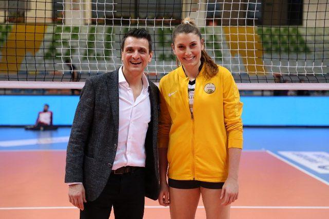 VakıfBank, yarı final için sahada