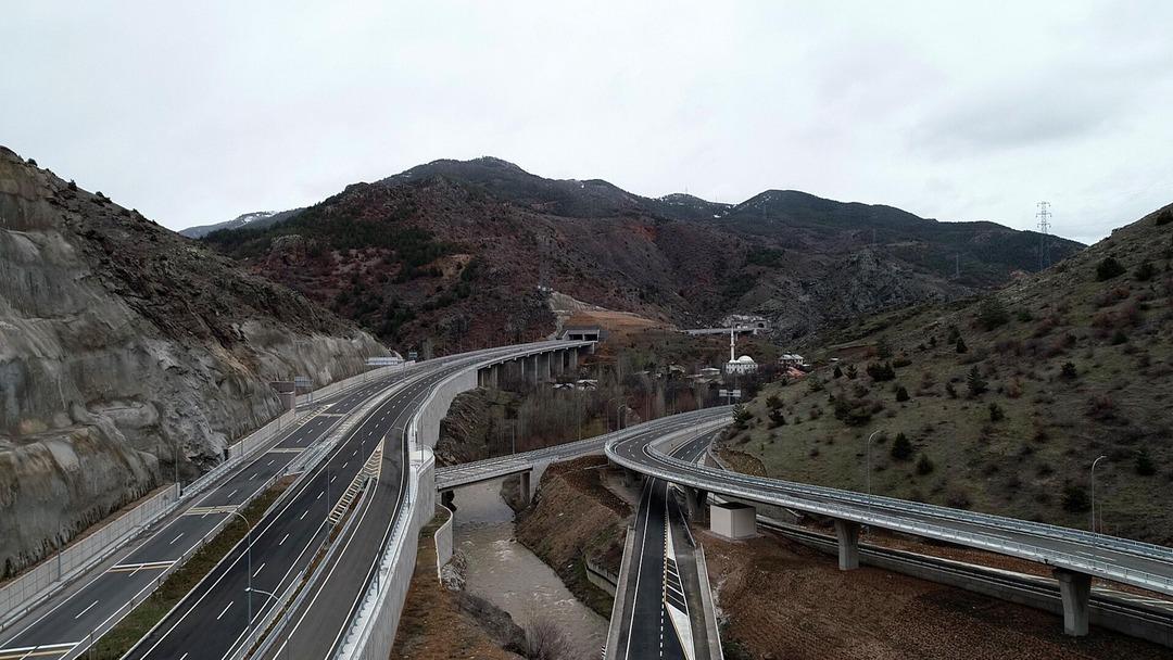 Yarım asırlık hayal ger&ccedil;ek oldu; G&uuml;m&uuml;şhane &Ccedil;evre Yolu a&ccedil;ıldı