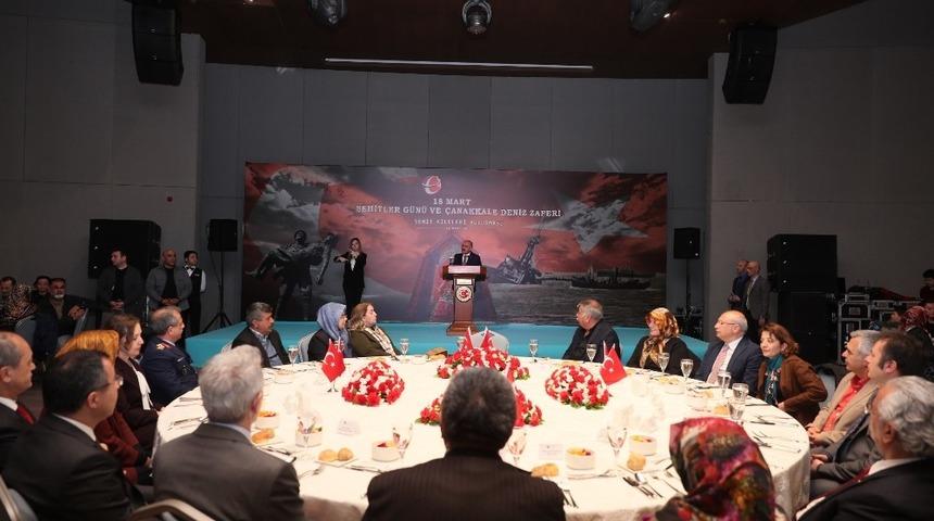 Şehit aileleri ve gaziler onuruna yemek