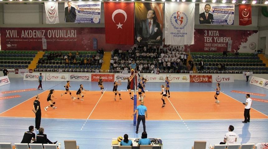 Voleybol 2. Lig Bayanlar Final M&uuml;sabakaları Mersin&rsquo;de başladı