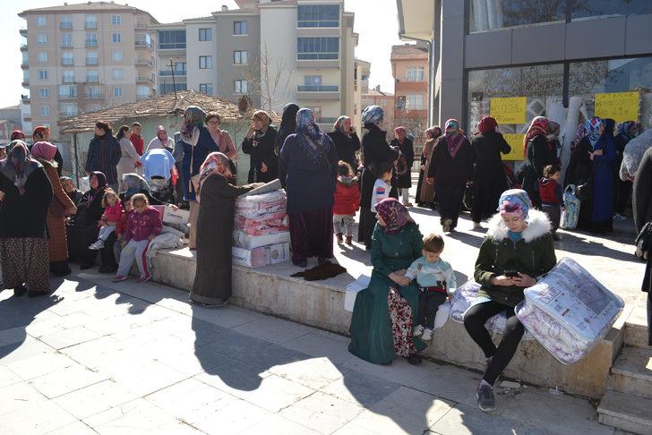 Aksaray'da indirimli halı izdihamı!  G2