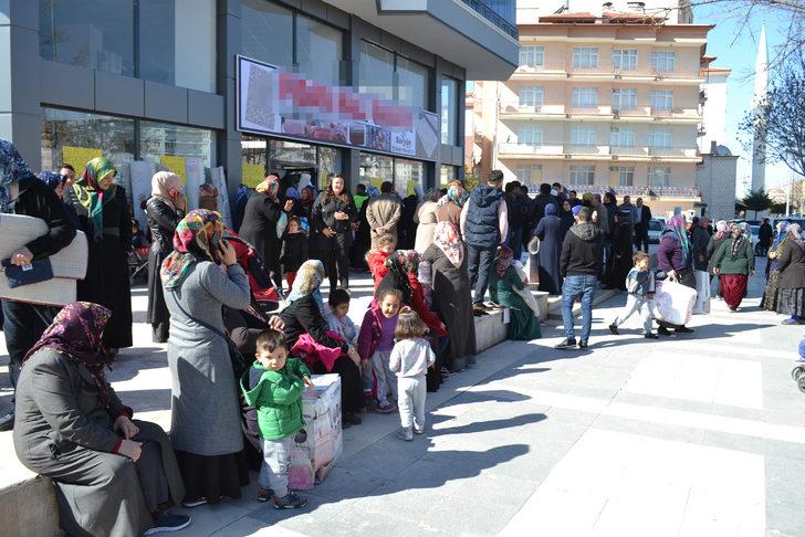 Aksaray'da indirimli halı izdihamı!  G1