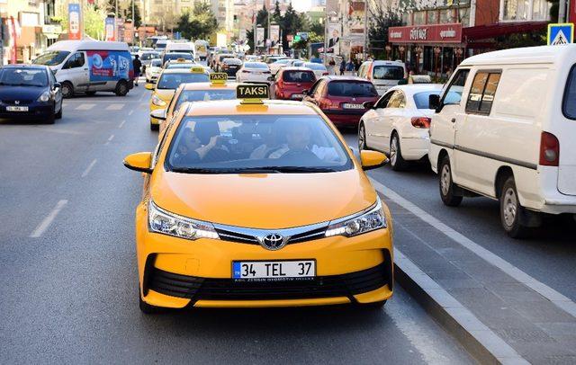 AK Parti Ataşehir Belediye Başkan Adayı taksi şoförü oldu