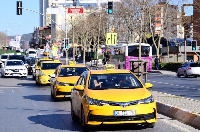 AK Parti Ataşehir Belediye Başkan Adayı taksi şoförü oldu