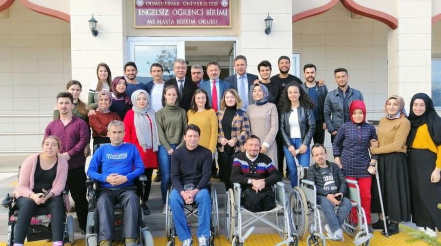 DPÜ’de engelsiz öğrenciler çiğ köfte partisinde buluştu