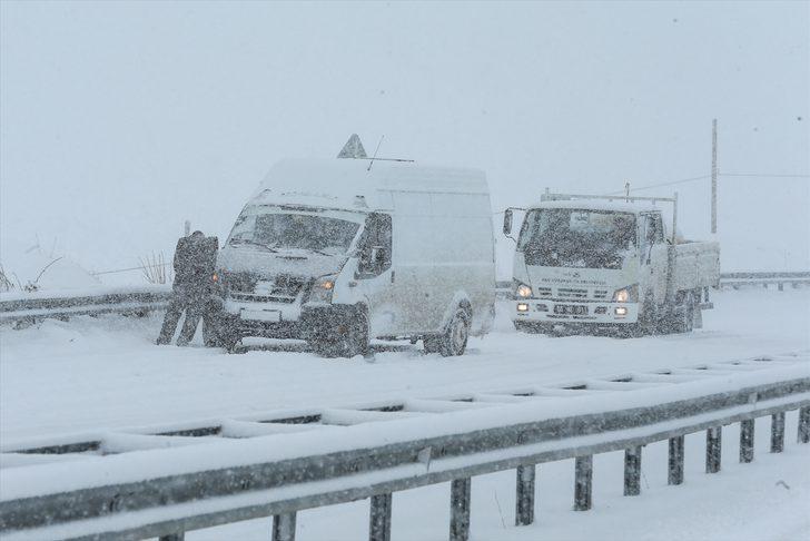 Kar ve tipi sürücülere zor anlar yaşattı  G3