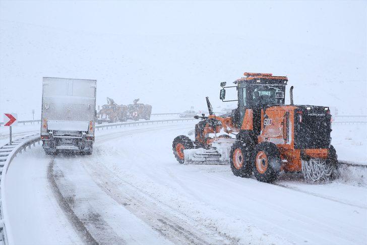 Kar ve tipi sürücülere zor anlar yaşattı  G5