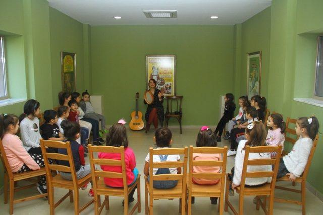 Kartal’da çocuklara özel Çömlek ve Masal Atölyesi’nde doyasıya eğlence