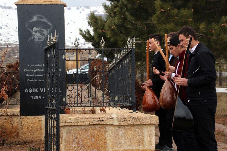 'Karanlık oda'da Aşık Veysel'i anlamaya çalışıyorlar G2