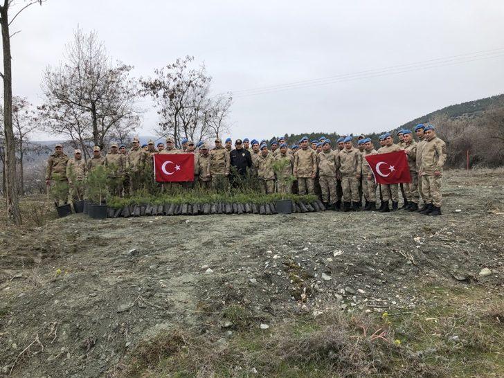 Jandarma’dan köy okulunda fidan dikme etkinliği G5