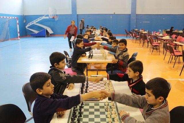 Kozluklu satranç turnuvası düzenlendi